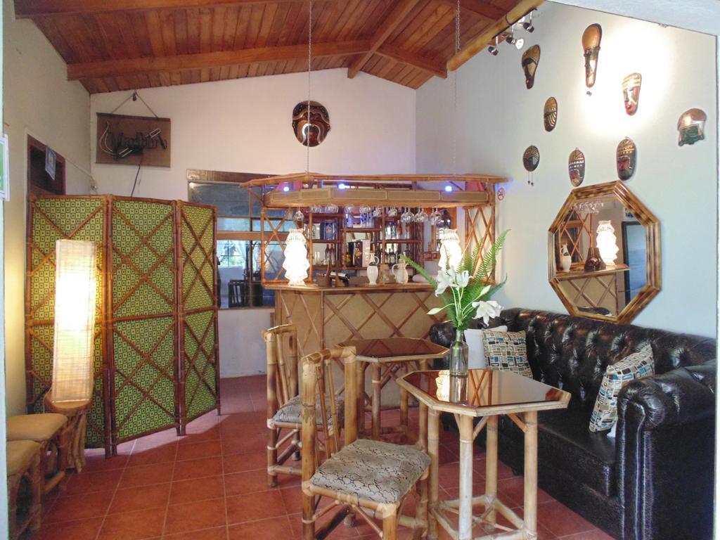 Casa De Piedra Hostel Mindo Buitenkant foto